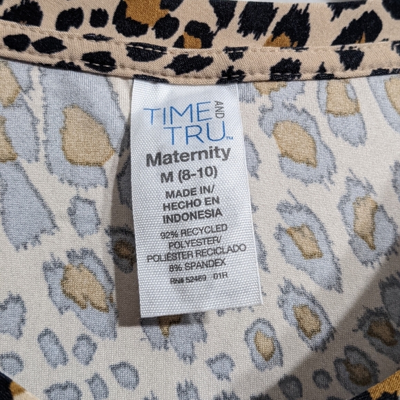Maternity Leopard Print Short Sleeve V Neck Top, New With Tag, Size Medium - Picture 3 of 4